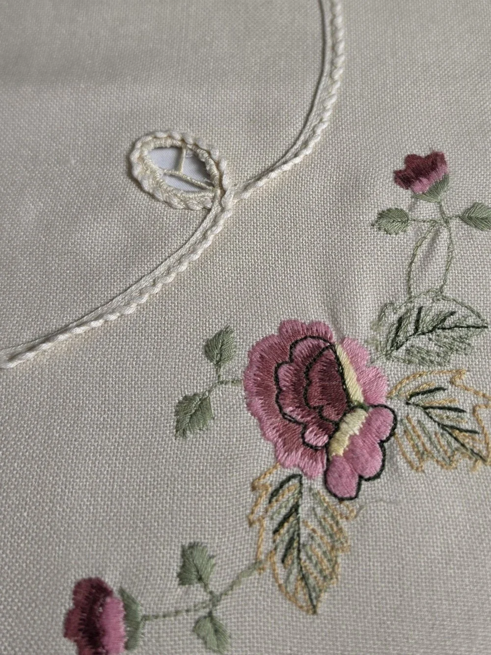 LIGHT BEIGE EASY CARE EMBROIDERED TABLECLOTH